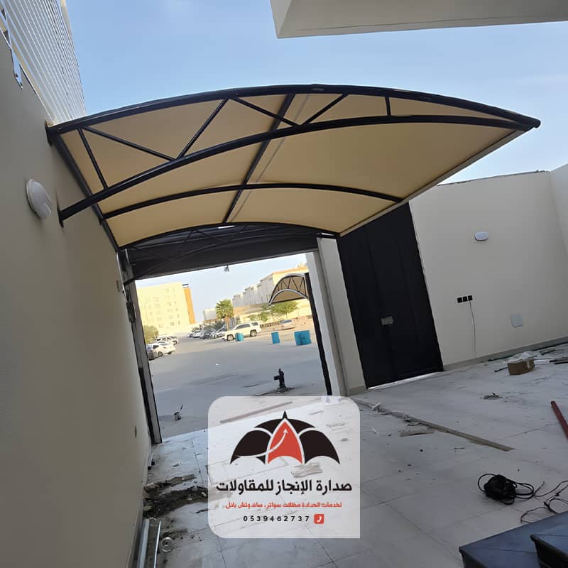 مظلات سيارات كابولي بدون عمدان