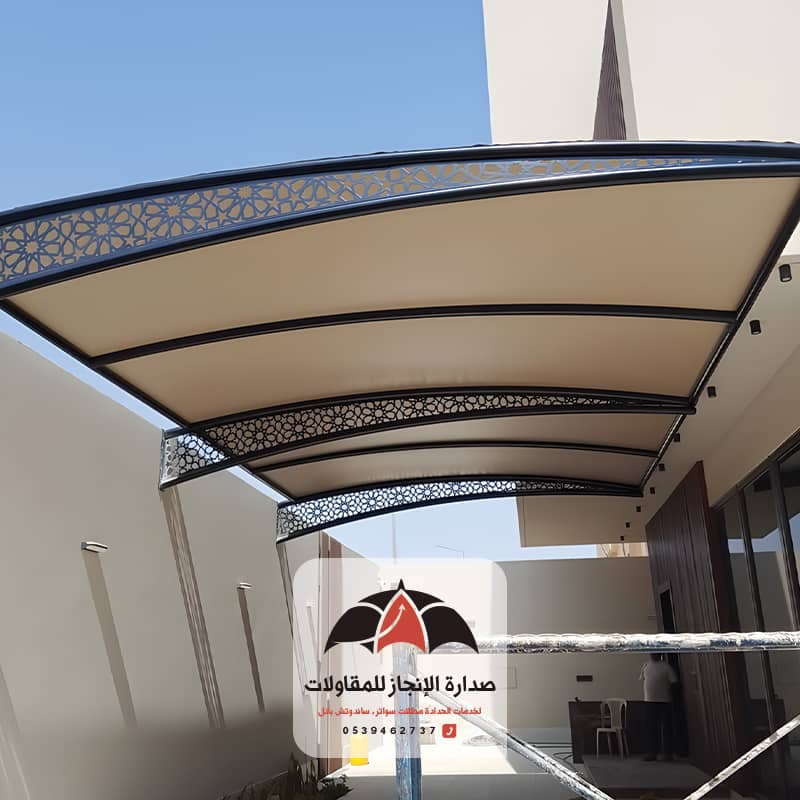 مظلات كابولي للسيارات